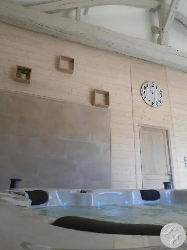 Chambres D'Hotes L'Escale Emeringes 0*,