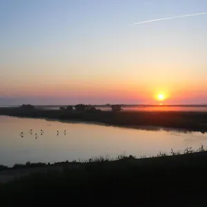 https://chambre-les-flamants.fr-provencehotel.com